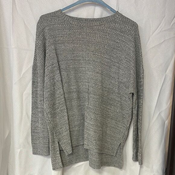 Time and Tru Gray Crew Neck Sweater with Ribbed Knit Texture - Picture 1 of 3